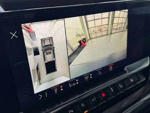 Used 2024 GMC Sierra 1500 Elevation w/ Elevation Premium Package image 4