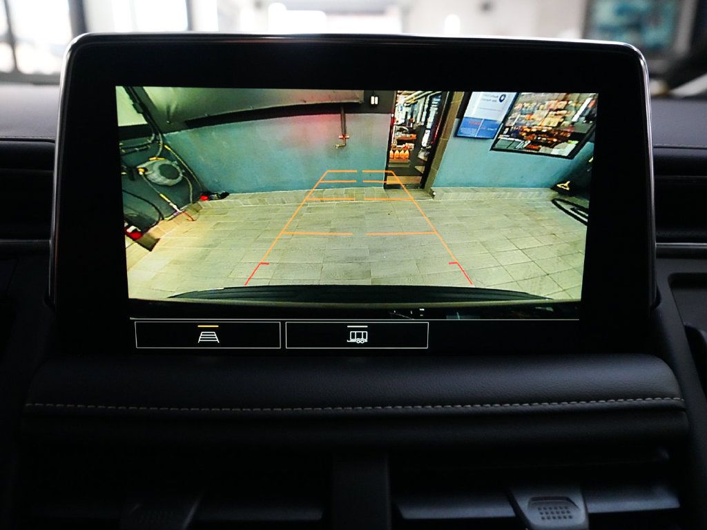 Used 2016 GMC Yukon Denali w/ Open Road Package AWD/4WD image 17