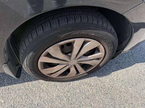 Used 2018 Nissan Versa Note S FWD image 10