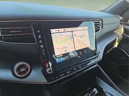 Used 2025 Jeep Wagoneer 4WD image 16