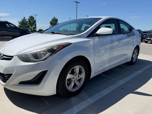 Used 2015 Hyundai Elantra SE FWD image 4