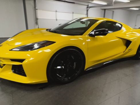 New 2025 Chevrolet Corvette E-Ray AWD/4WD image 36