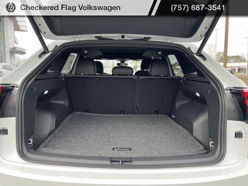 New 2026 Volkswagen Atlas Cross Sport SE image 14