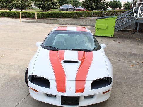 Used 1997 Chevrolet Camaro SS w/ Preferred Equipment Group 2 RWD image 20