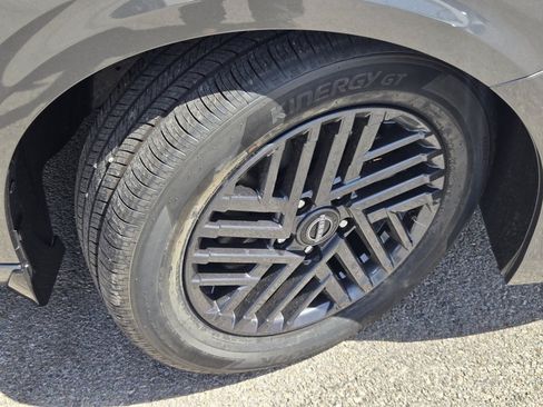 New 2027 Nissan Sentra SV w/ Floor Mat Package FWD image 6