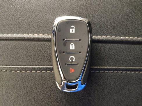 Used 2023 Chevrolet Blazer LT FWD image 32