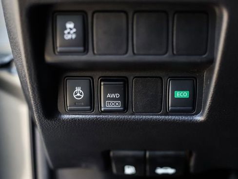 Used 2017 Nissan Rogue Sport SV w/ SV All-Weather Package AWD/4WD image 19