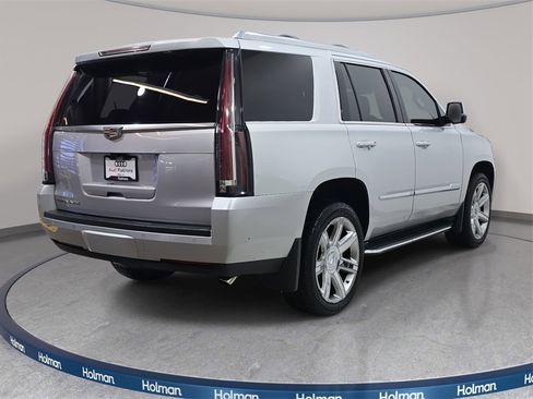 Used 2018 Cadillac Escalade Luxury image 6