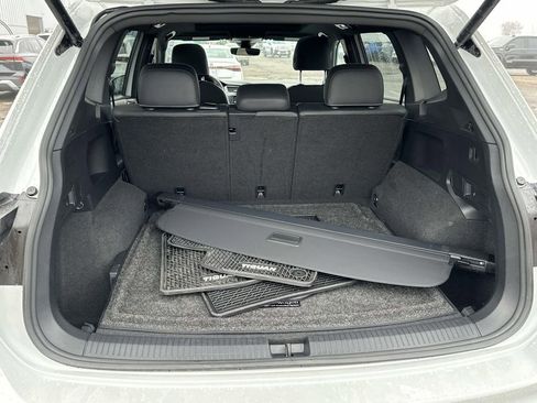 Certified 2023 Volkswagen Tiguan SEL R-Line image 12
