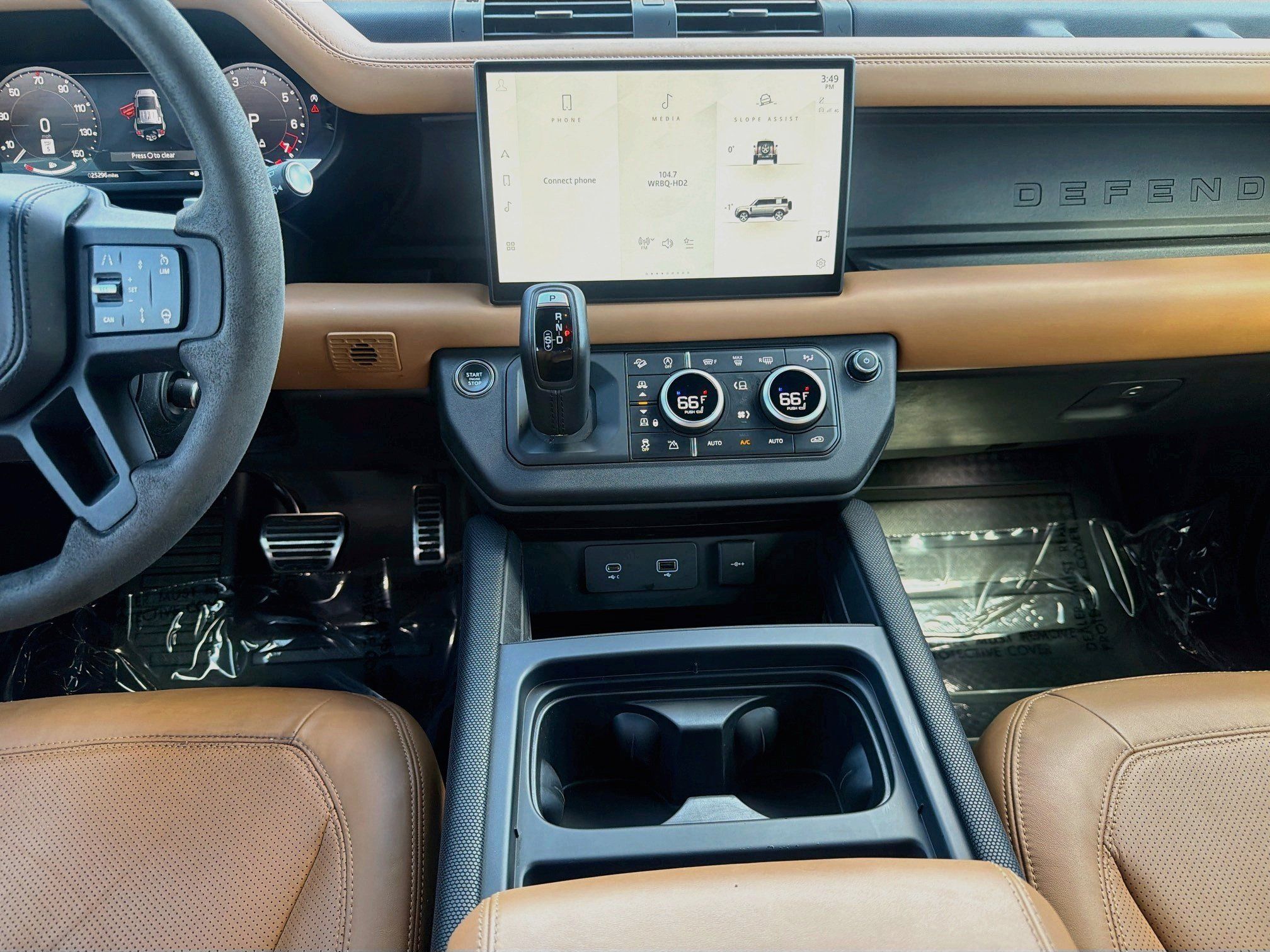 Used 2024 Land Rover Defender 110 V8 AWD/4WD image 19