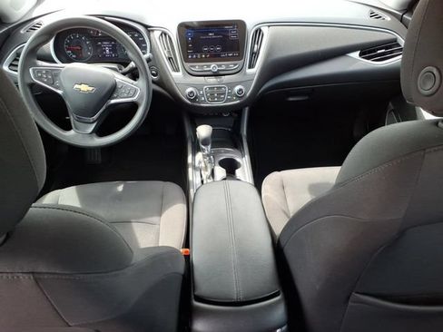 Used 2025 Chevrolet Malibu LT FWD image 14
