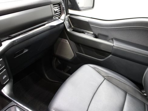 Used 2022 Ford F150 Lariat w/ Equipment Group 502A High AWD/4WD image 32