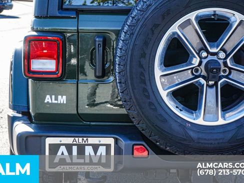 Used 2022 Jeep Wrangler Unlimited Sahara w/ Dual Top Group image 13