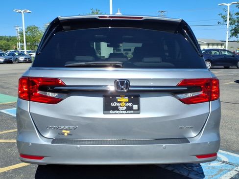 Used 2024 Honda Odyssey Elite image 11