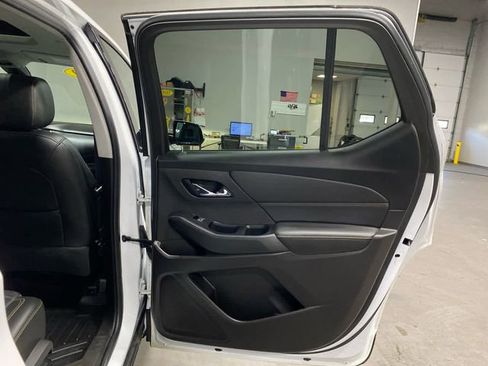 Used 2019 Chevrolet Traverse RS image 27