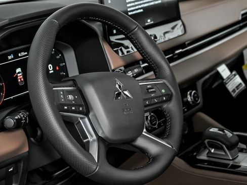 New 2026 Mitsubishi Outlander SEL FWD image 17