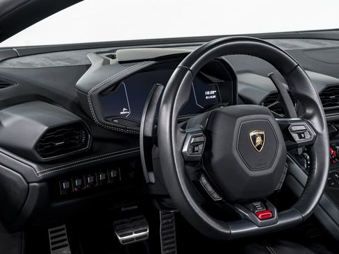 Used 2018 Lamborghini Huracan LP 580-2 image 13