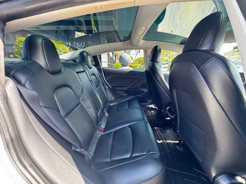 Used 2020 Tesla Model 3 Standard Range Plus RWD image 15