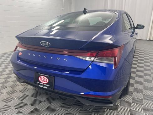 Used 2023 Hyundai Elantra SEL image 6