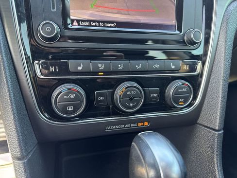 Used 2017 Volkswagen Passat 1.8T R-Line image 18