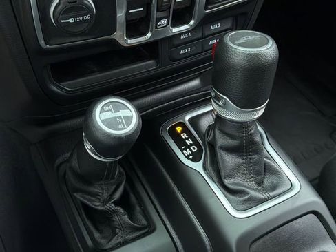 Used 2022 Jeep Gladiator Sport AWD/4WD image 27