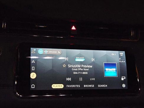 Used 2022 Land Rover Range Rover Evoque R-Dynamic SE image 9