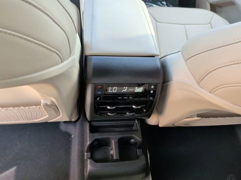 New 2025 Jeep Grand Cherokee L Limited image 46