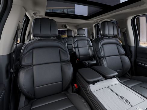 New 2027 Lincoln Navigator Reserve AWD/4WD image 35