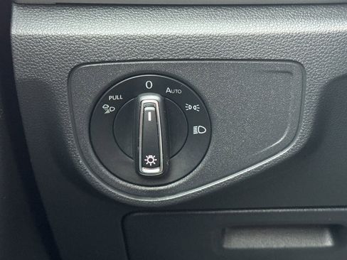 Used 2022 Volkswagen Atlas SEL Premium image 31