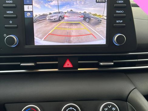 Certified 2024 Hyundai Elantra SE FWD image 15