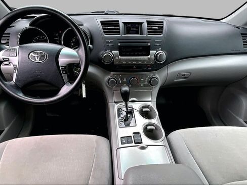 Used 2012 Toyota Highlander 4WD w/ Tech Pkg image 14