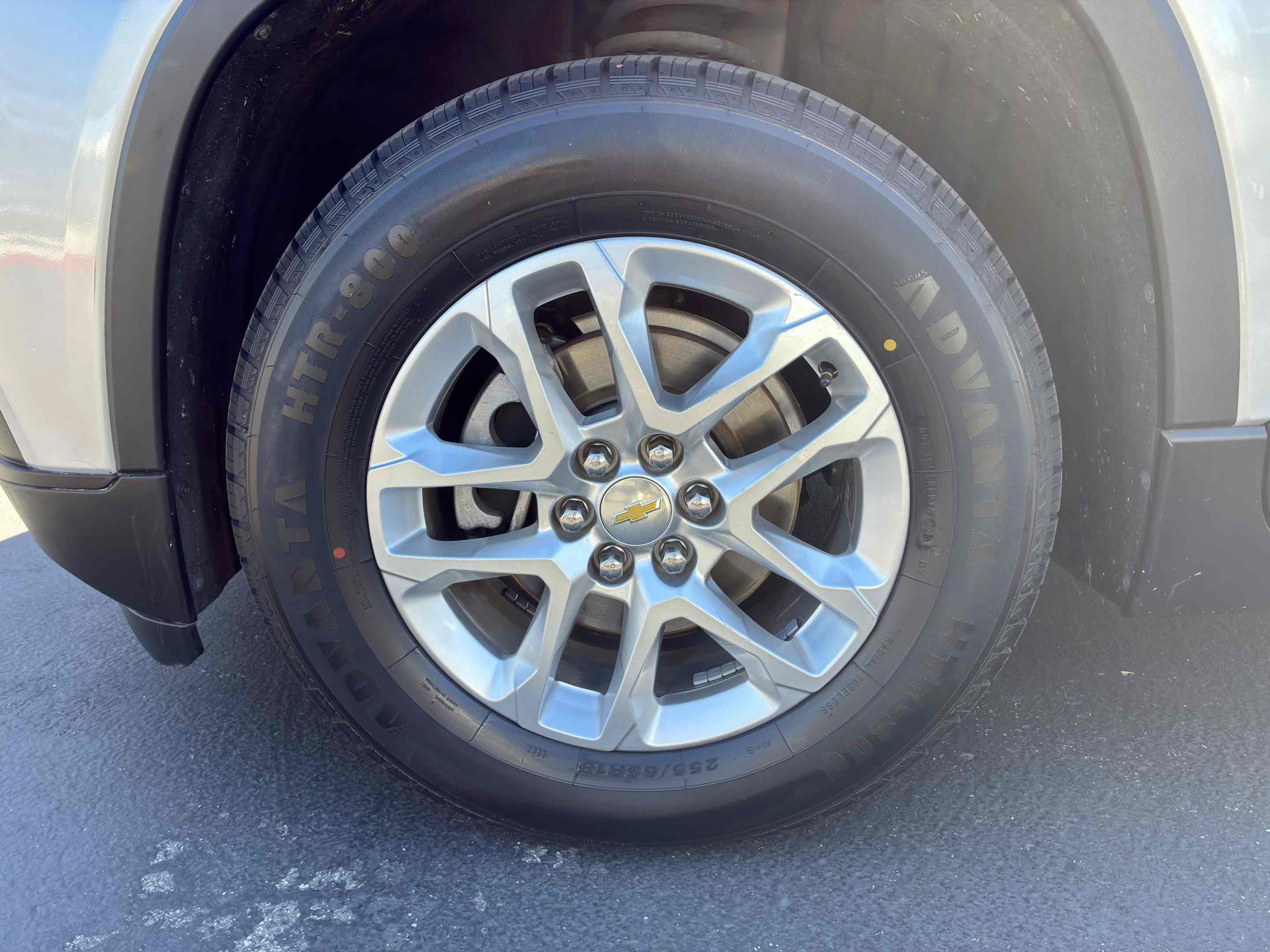 Used 2020 Chevrolet Traverse LS FWD image 11