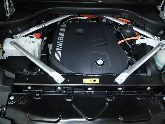 Used 2026 BMW X5 xDrive50e w/ M Sport Package AWD/4WD image 37