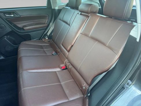 Used 2018 Subaru Forester 2.5i Touring AWD/4WD image 18