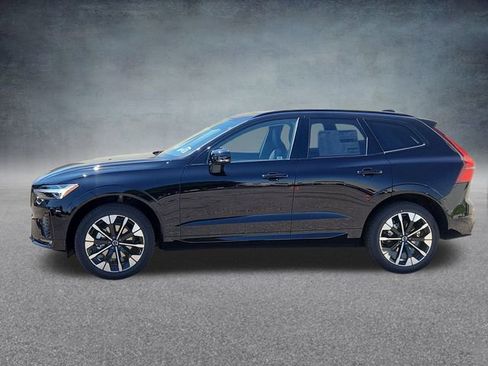 New 2026 Volvo XC60 B5 Plus w/ Climate Package image 4