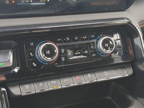 Certified 2025 GMC Sierra 2500 AT4 w/ AT4 Premium Plus Package image 33