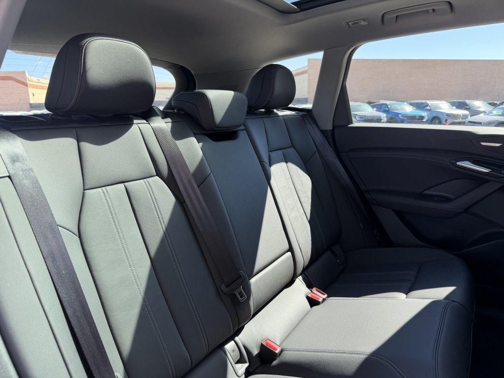 Used 2025 Audi Q6 e-tron Premium Plus w/ Premium Plus RWD image 41