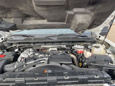 Used 2024 Chevrolet Silverado 2500 LT image 18