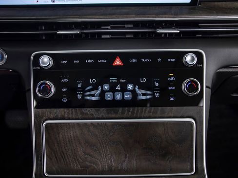 Used 2025 Genesis GV80 3.5T Advanced image 38