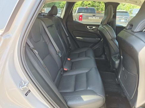 Used 2023 Volvo XC60 B5 Plus w/ Climate Package AWD/4WD image 16