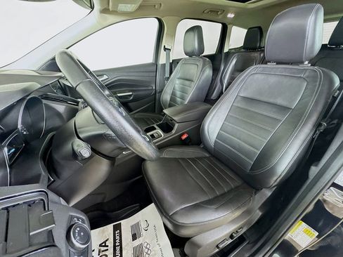 Used 2019 Ford Escape Titanium image 10