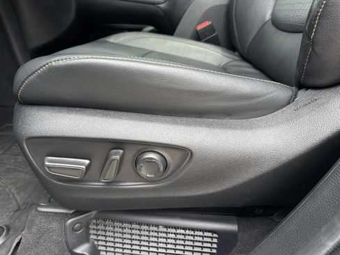 Used 2023 Toyota Sienna XLE Woodland Edition AWD/4WD image 18