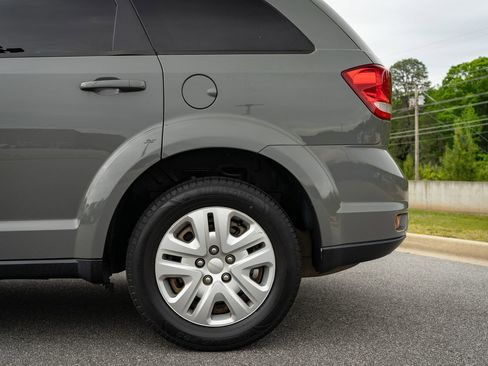 Used 2019 Dodge Journey SE w/ Safe & Sound Group FWD image 6
