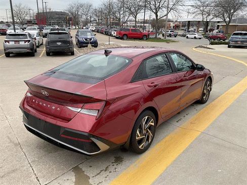 Certified 2025 Hyundai Elantra Sport image 3