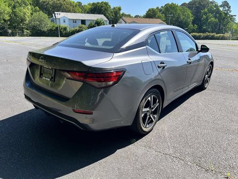 Used 2025 Nissan Sentra SV FWD image 3