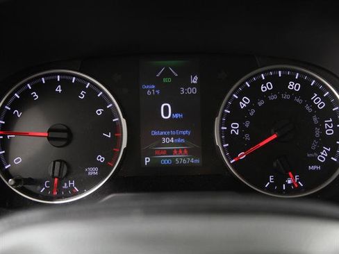 Used 2021 Toyota RAV4 LE image 8