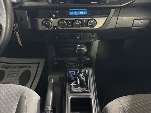 Used 2022 Toyota Tacoma SR AWD/4WD image 23