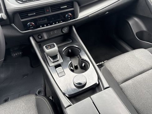 Certified 2025 Nissan Rogue SV image 14