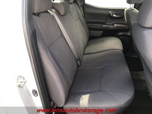 Used 2019 Toyota Tacoma TRD Off-Road image 21