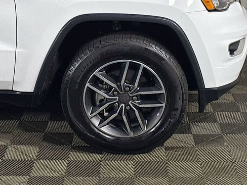 Used 2019 Jeep Grand Cherokee Limited AWD/4WD image 23
